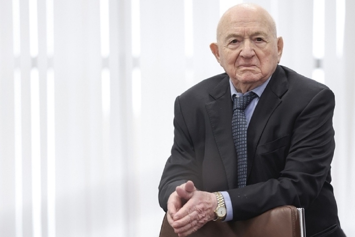 Глава Федерации лыжных гонок России (ФЛГР) Елена Вяльбе поздравила первого вице-президента РФС Никиту Симоняна с 99-летием