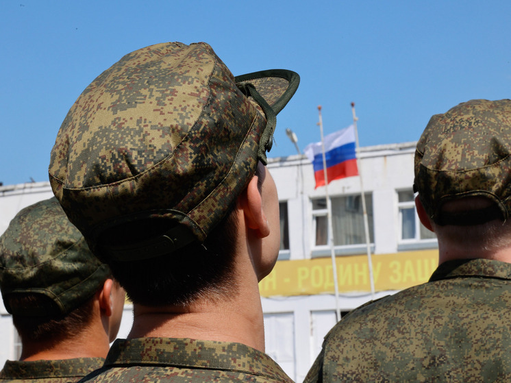 "Не пачкается, не рвется": бойцы СВО оценили новую военную форму