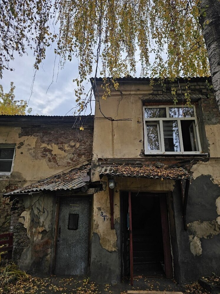 В Ярославле вот-вот рухнет столетний дом