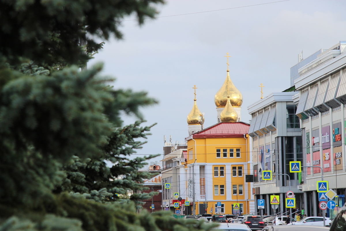 Previsioni Meteo per la Regione di Arcangelo: Pioggia e Impatti sulla Vita Quotidiana