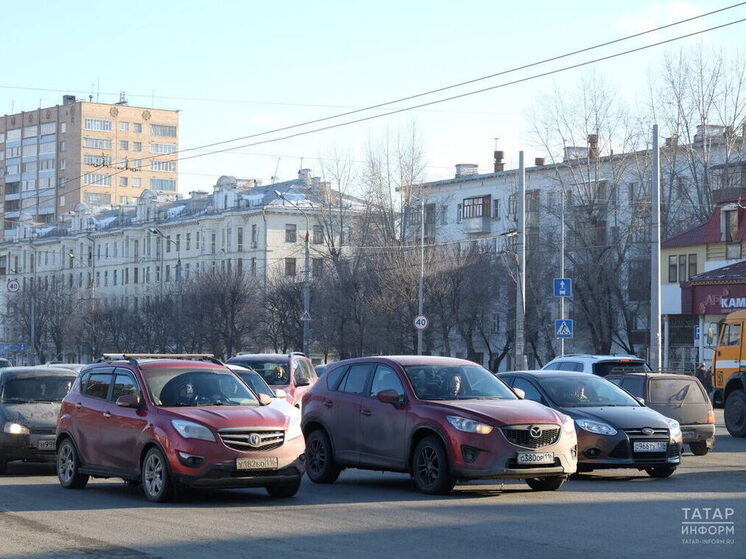 Громадная пробка возникла на проспекте Ямашева в Казани из-за вышедшего из строя светофора