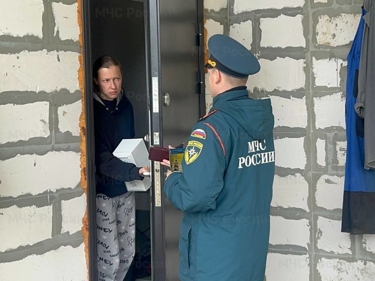 Калужские спасатели пошли по домам