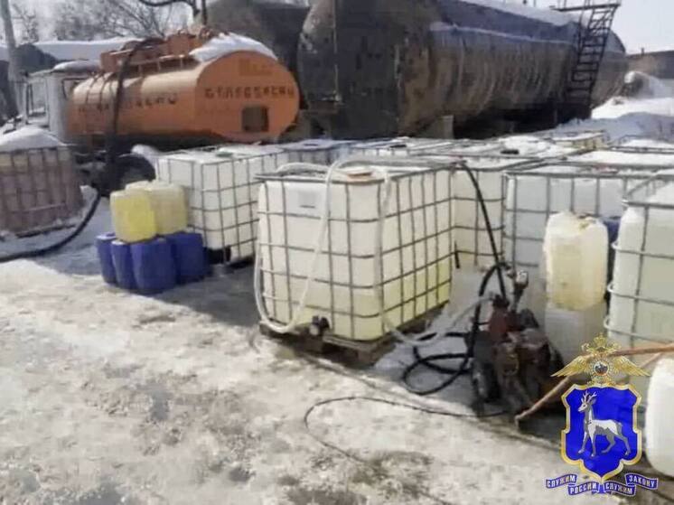 15 жителей Самарской области обвиняются в хищении нефтепродуктов на 3 млн рублей