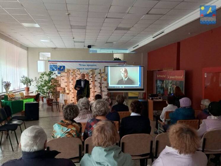 Артисты из поселка Кингисеппский устроили есенинский вечер