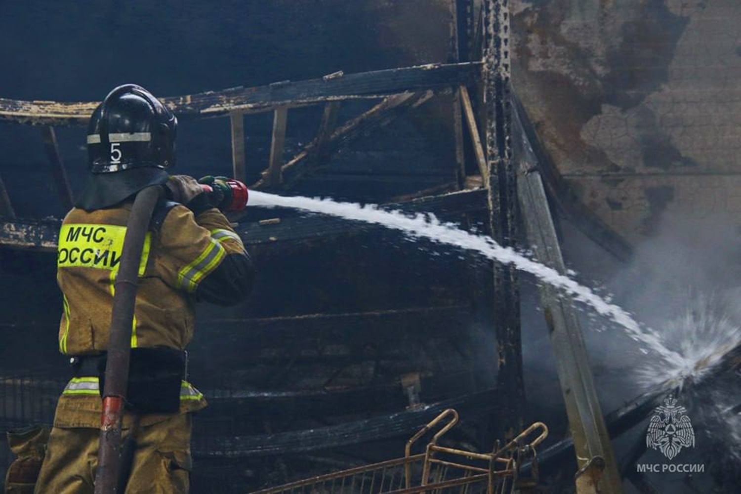 Пожар в торговом центре Сигма
