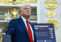 Администрация президента США Дональда Трампа оказалась в парадоксальной ситуации, пытаясь возродить национальную промышленность методами, которые могут нанести ей серьезный ущерб. Об этом пишет швейцарская Neue Zürcher Zeitung (статью перевели ИноСМИ). 