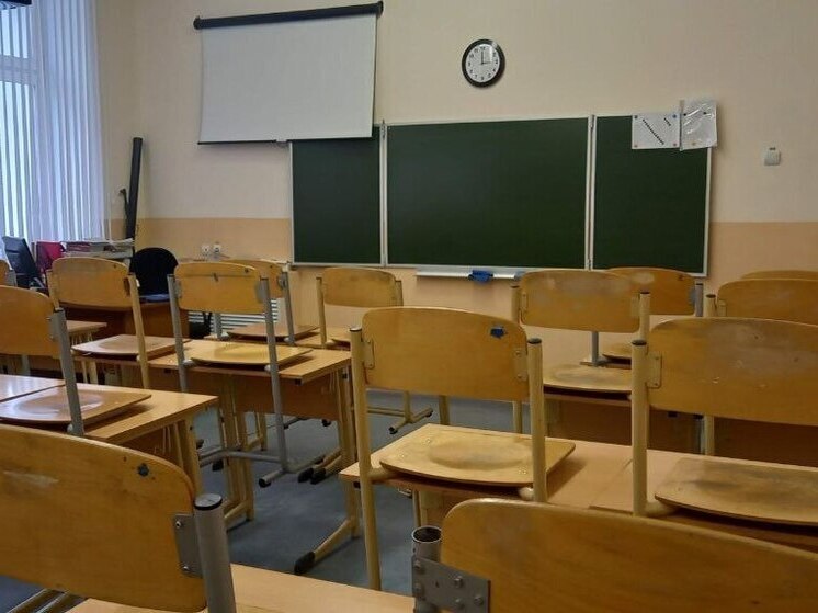 В Екатеринбурге 15 человек пострадали после распыления перцового баллончика