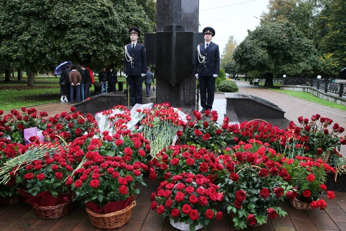 В Нальчике почтили память жертв теракта 2005 года