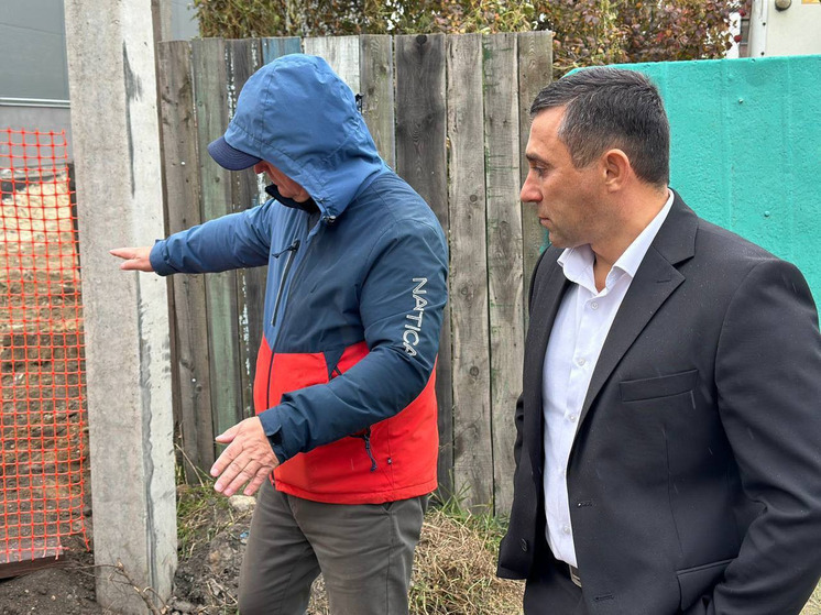 Мэр Благовещенска проверил ход строительства объекта на пересечении улиц Мухина – Амурской