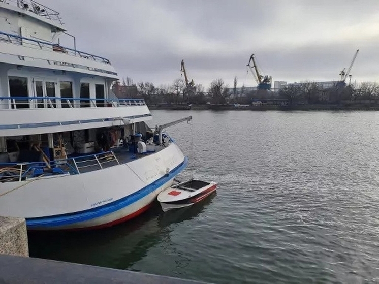 В Ростовской области в отношении капитана судна возбудили уголовное дело за столкновение с мостом