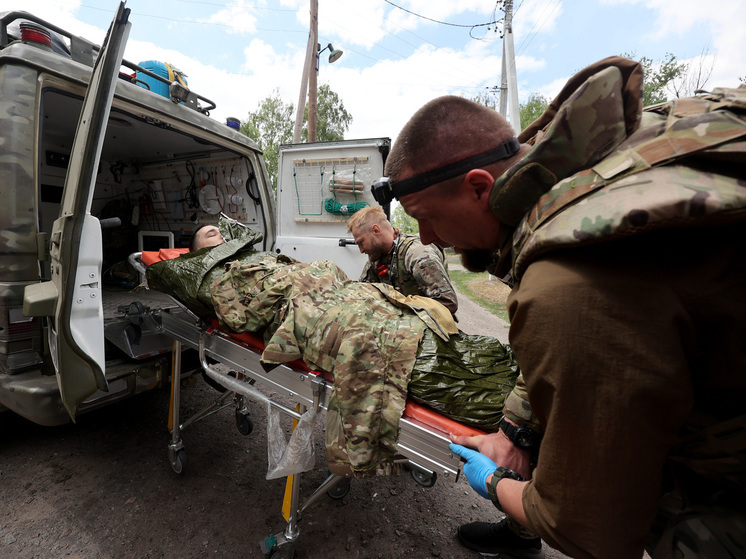 iDNES: бреши в обороне ВСУ пытаются заткнуть с помощью раненых