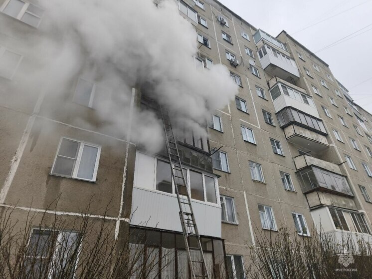 Человек погиб на пожаре в многоэтажке Златоуста