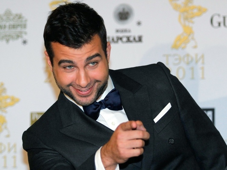 «Абзац»: Ургант вступил в гонку корпоративов на Новый год, гонорар составит 10 млн за шоу