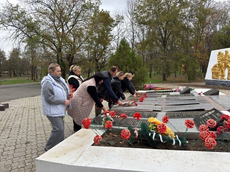 В Приазовском почтили память советских воинов, освобождавших Запорожскую область