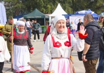 Узнайте, какой сегодня праздник в России 14.10.2025: Покров Пресвятой Богородицы, Всемирный день стандартов и День работников заповедного дела. История, традиции и народные приметы на Покров.
