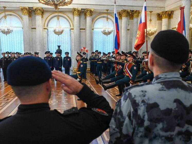 Северо-Западный округ Росгвардии наградили орденом Жукова