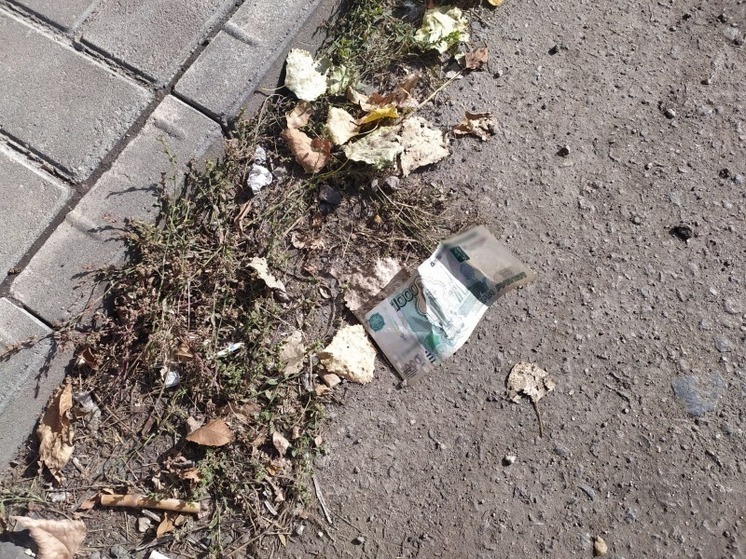 Хотел пошутить, а угодил под суд: тамбовчанин попытался оплатить покупки фальшивкой «Банка приколов»