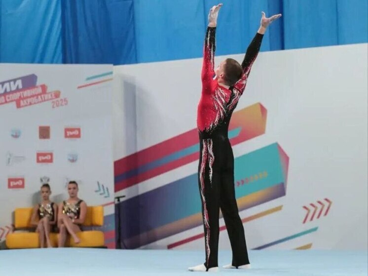 Новгородцы взяли серебро Кубка России по спортивной акробатике в Оренбурге