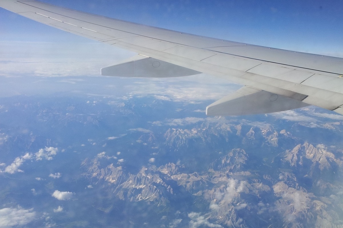 Eroe a bordo: il feldscer dell'Ural salva una giovane madre e suo figlio in volo