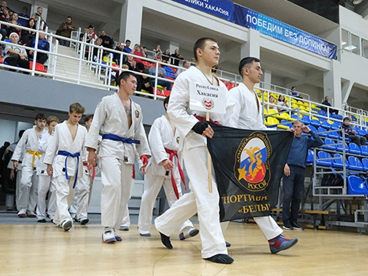 В Абакане почтили память погибшего омоновца турниром по рукопашному бою