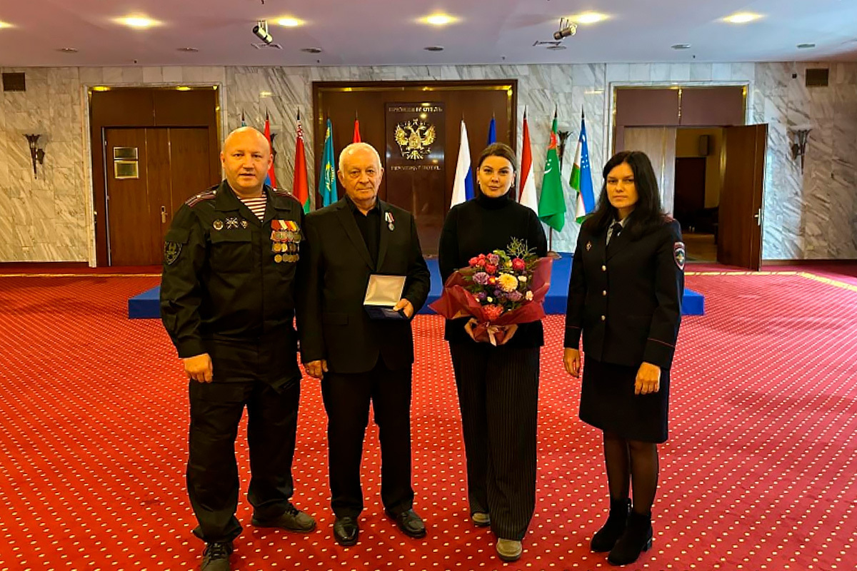 В Липецке наградили отца героя