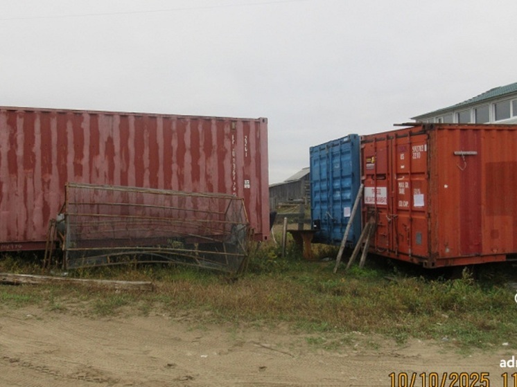 Морские контейнеры в Нарьян-Маре потеряли своих хозяев