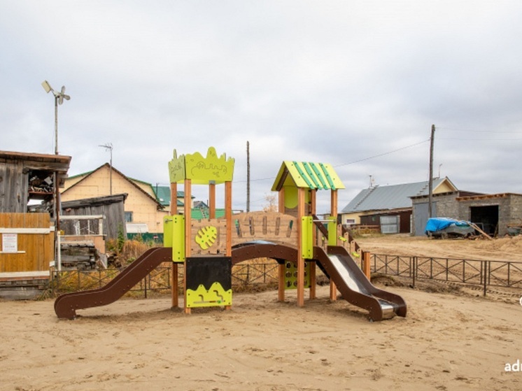 На Заводской в Нарьян-Маре поставили игровой комплекс