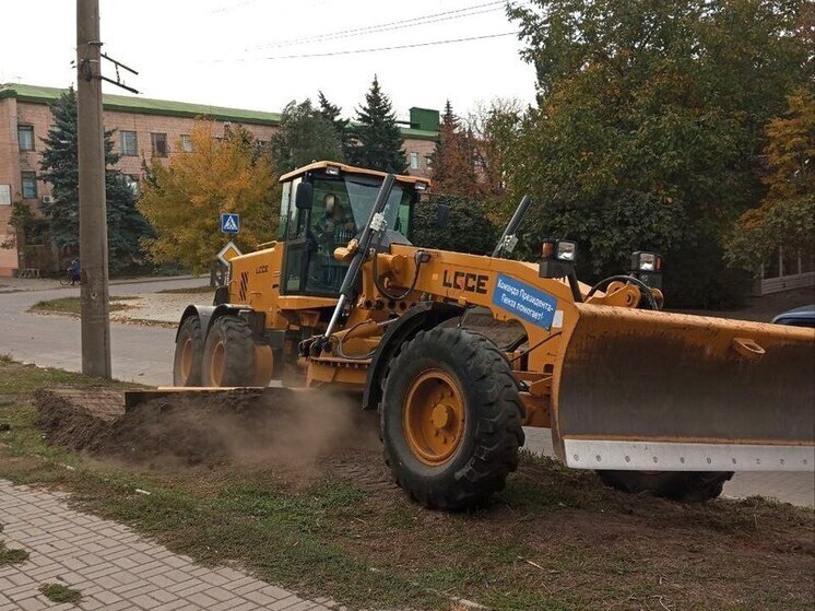 В Токмаке появятся новые газоны благодаря технике из Пензенской области