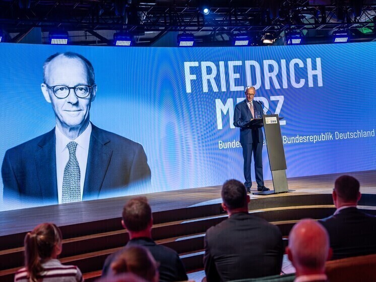 Мерц пояснил, чем США должны помочь Украине