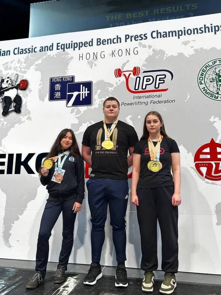 Россыпь медалей везут ямальские спортсмены с чемпионата и первенства Азии по пауэрлифтингу