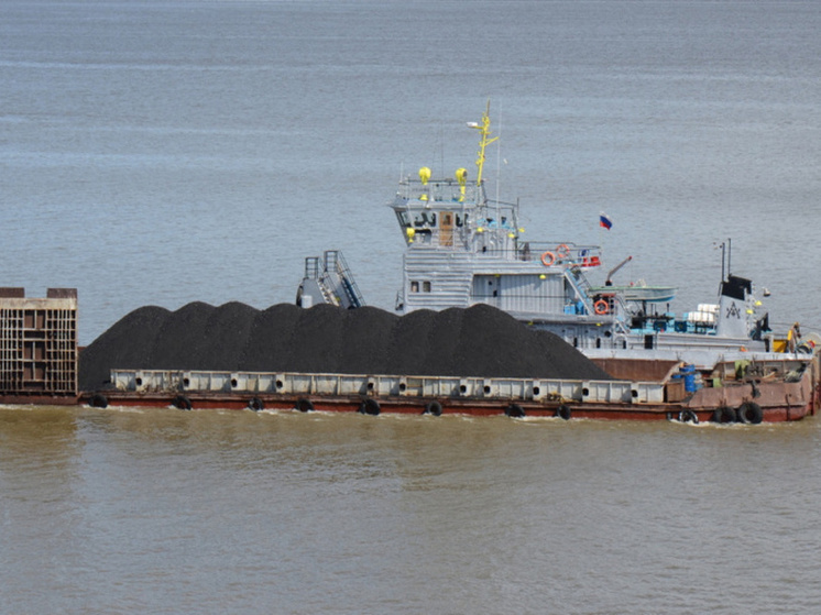 Около 5 тыс. тонн угля готовят к выгрузке для сёл Мейныпильгыно и Хатырка