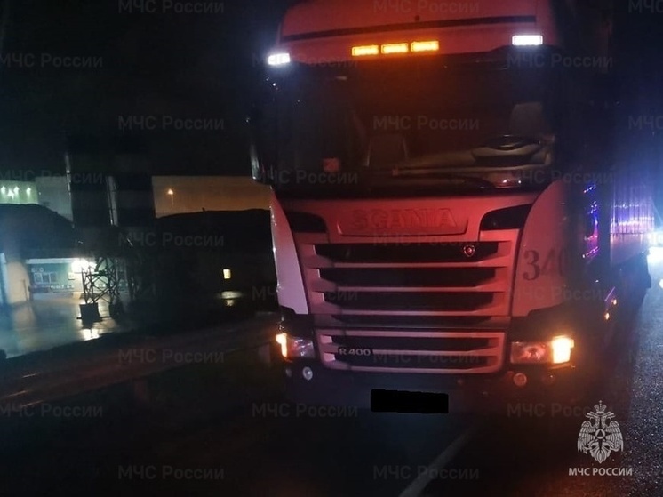 Большегруз не поделил дорогу с легковушкой в Боровском районе