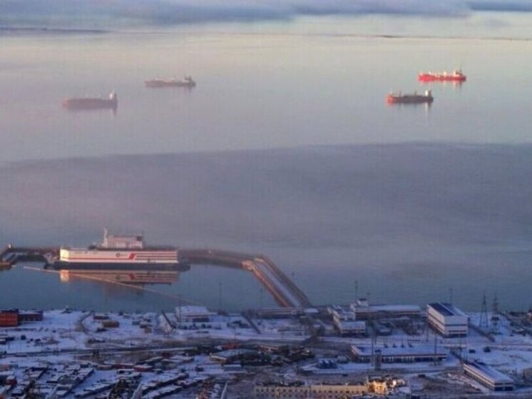 В Певек завезли почти 40 процентов от запланированного объема продуктов