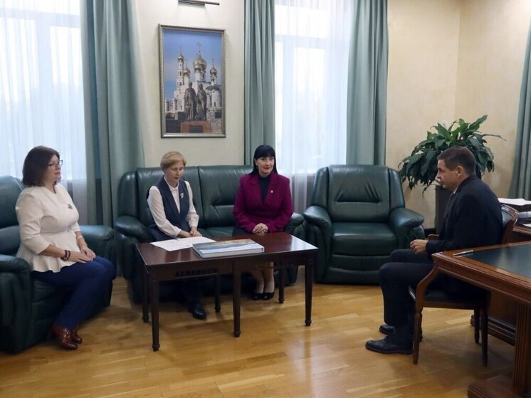 В одной из крупнейших школ Абакана сменился директор