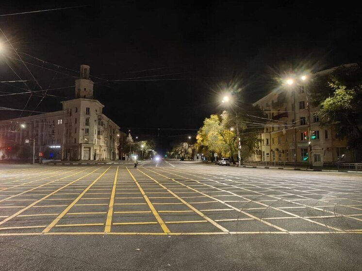 На Ленинском проспекте в Воронеже нанесли вафельную разметку