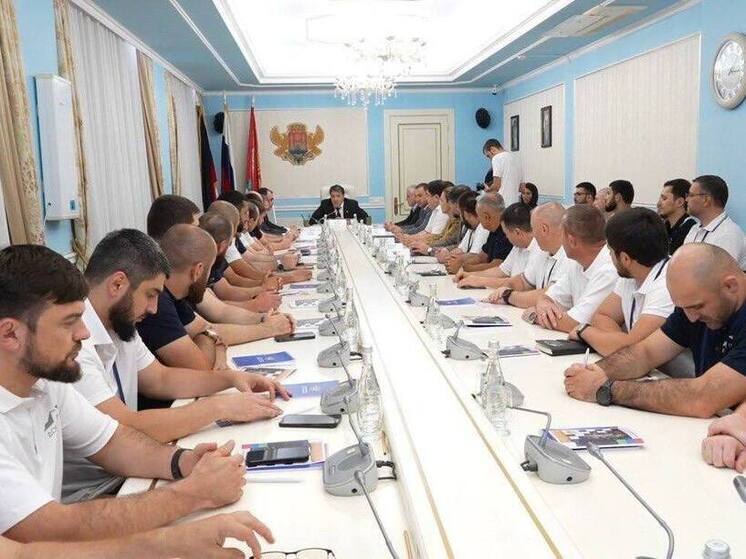 Власти Махачкалы пообещали обеспечить жильем всех детей-сирот к 2030 году