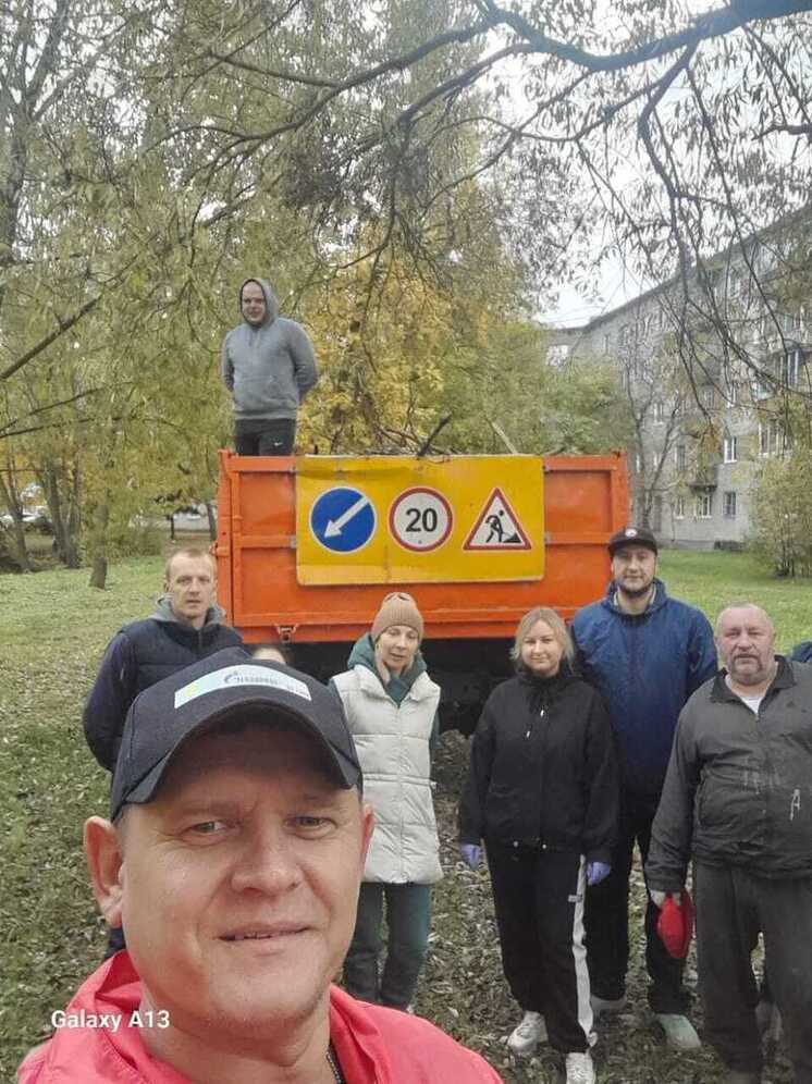 В Великих Луках проходит осенний месячник по благоустройству города