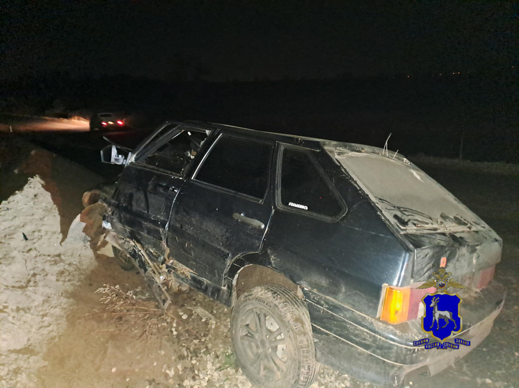 В Самарской области трое пострадали в ДТП с наездом на железобетонный блок