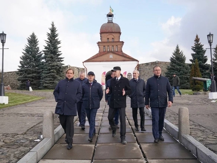 В Кузбассе Мединский и Середюк поддержали новые проекты памяти героев