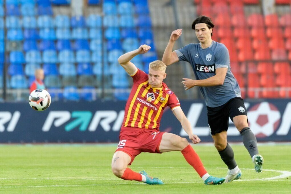 Nikita Karmayev del Tula Arsenal Svela i Segreti del Suo Ruolo di Difensore Centrale nel Calcio Professionistico