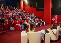 На площадке Национального центра «Россия» активистки обсудили участие женщин в развитии страны, подготовку новой народной программы и масштабирование лучших практик.

Роль женщин в «Единой России» является ключевой: они составляют большинство в партии и берут на себя основную работу на местах.