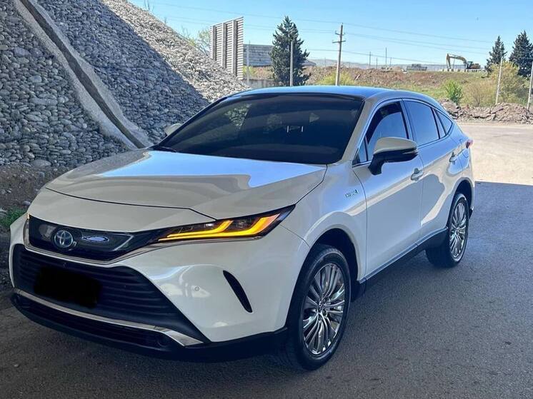 Любимый бренд авто: в РФ возобновили параллельные поставки машин Toyota
