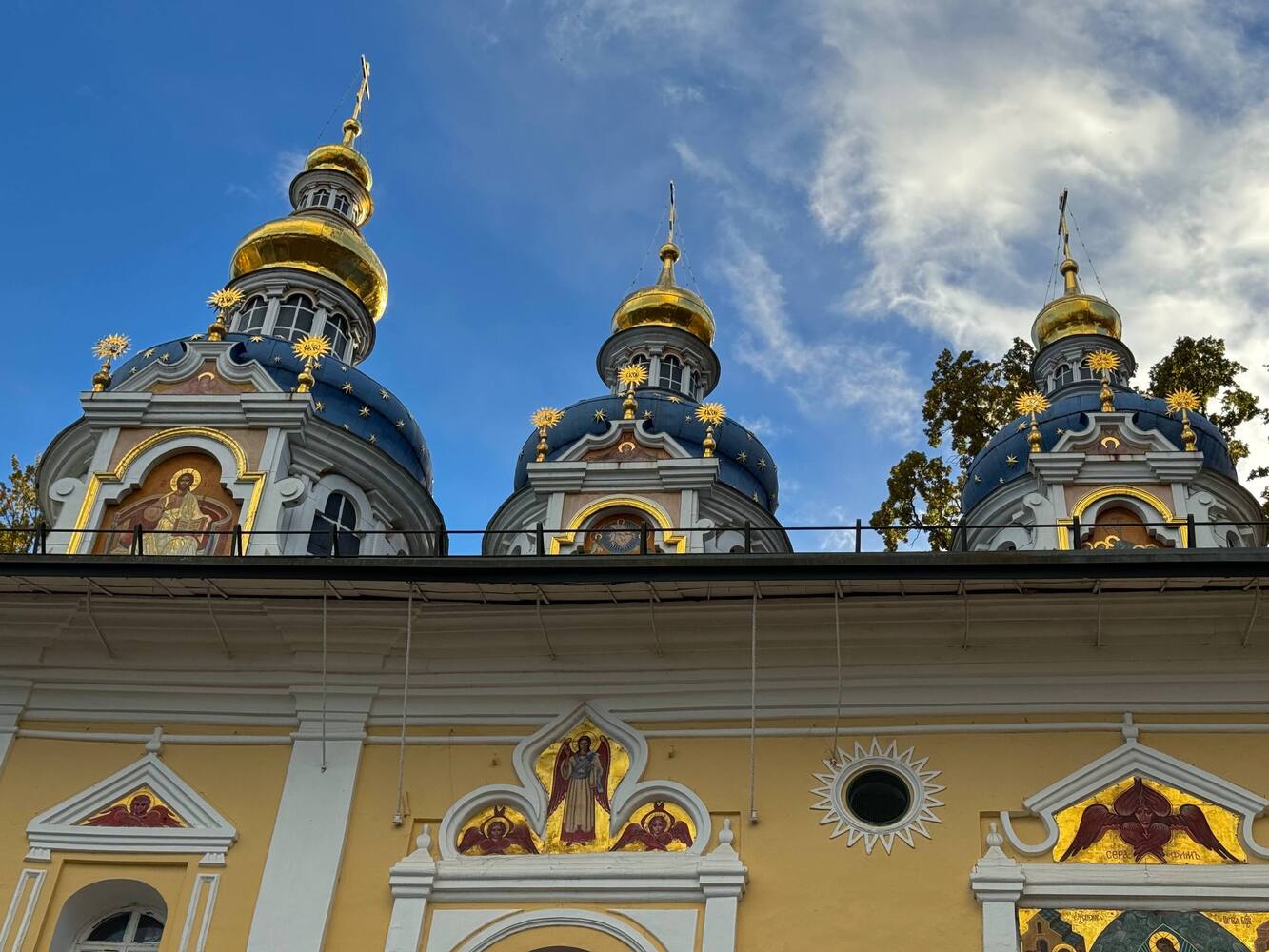 Деревья у Изборских ключей