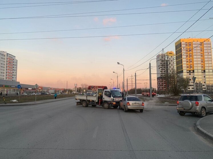 В Новосибирске девочка пострадала в ДТП на Ленинском районе