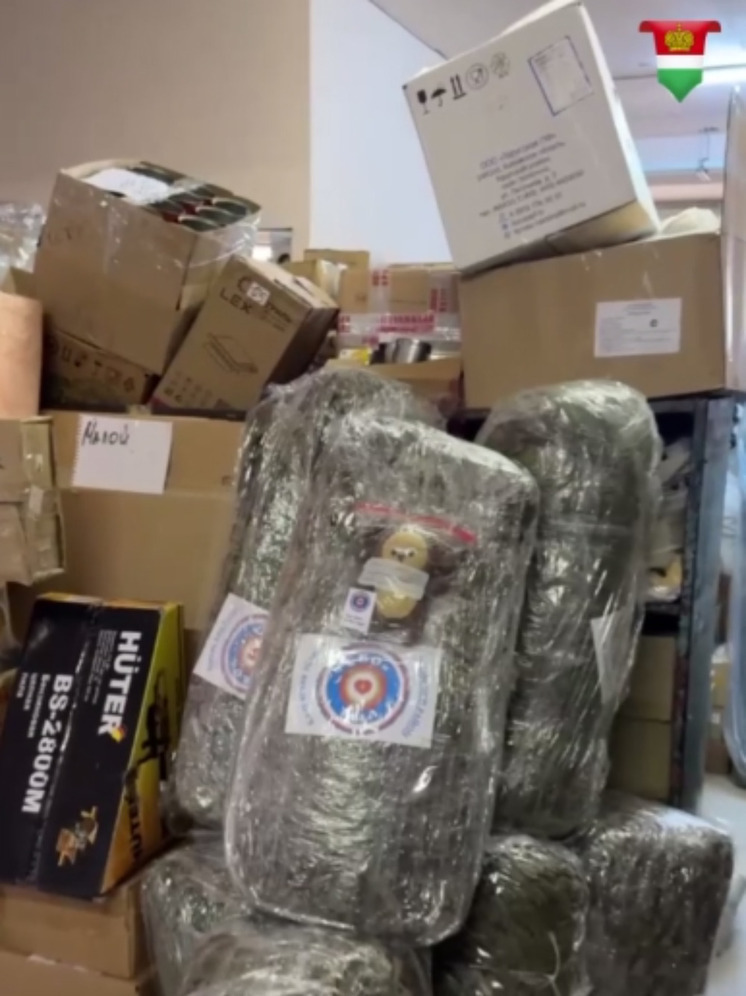 Боровские волонтёры сплели четыре гектара маскировочных сетей