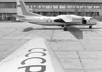 15 октября 1970 года в СССР произошла трагедия, которая заложила основу системы безопасности авиаперелетов в стране. Сейчас сложно себе представить, но до этого момента пассажиров пускали на борт без досмотра, а билеты могли продать без паспорта. Все изменилось ровно посреди осени 35 лет назад, в тот день произошел первый в истории СССР захват и угон пассажирского авиалайнера. 