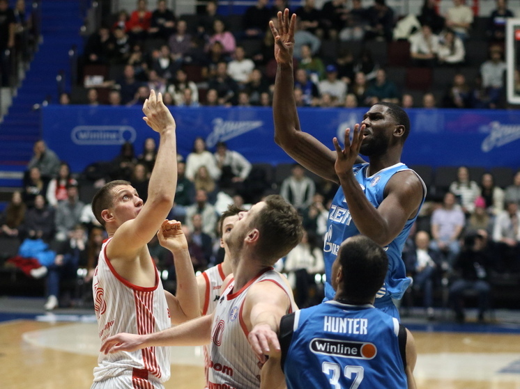 Главная история первых двух недель в Единой лиге – история прогресса. Например, если смотреть на второе место в турнирной таблице, можно увидеть московский МБА-МАИ, который уверенно занимает данную позицию с положительным соотношением побед и поражений (3-1). Возможно, что кризис ещё придёт, и команда тренера Василия Карасёва потеряет немного позиций. Но уже сейчас можно увидеть, что команда Карасёва готова куда лучше, чем в прошлом году, и может дать бой любому сопернику. 