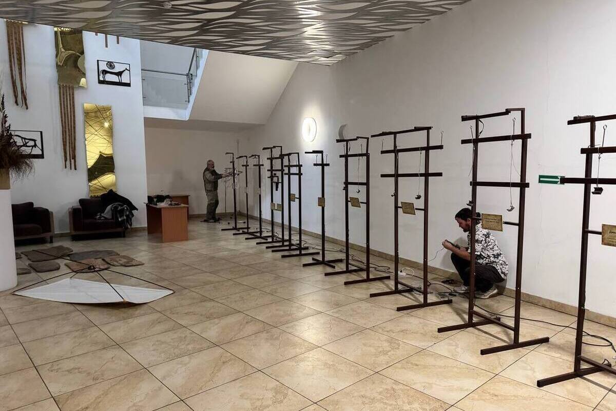 Экспозицию «Древнее искусство горного массива «Оглахты» увезут из Хакасии