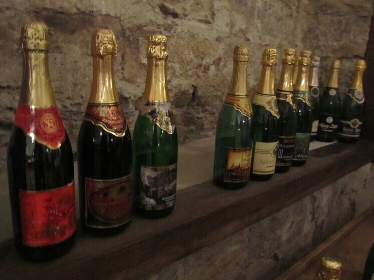 В Роскачестве заявили о снижении доли игристых вин из недружественных стран до 27%