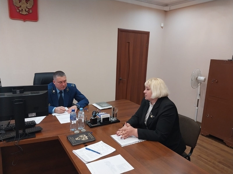 Зампрокурора Орловской области провёл личный приём жителей Новосильского района